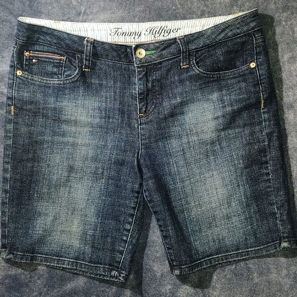 Tommy Hilfiger Ladies' Denim jean shorts in size 10/ 34" waist - Picture 1 of 10